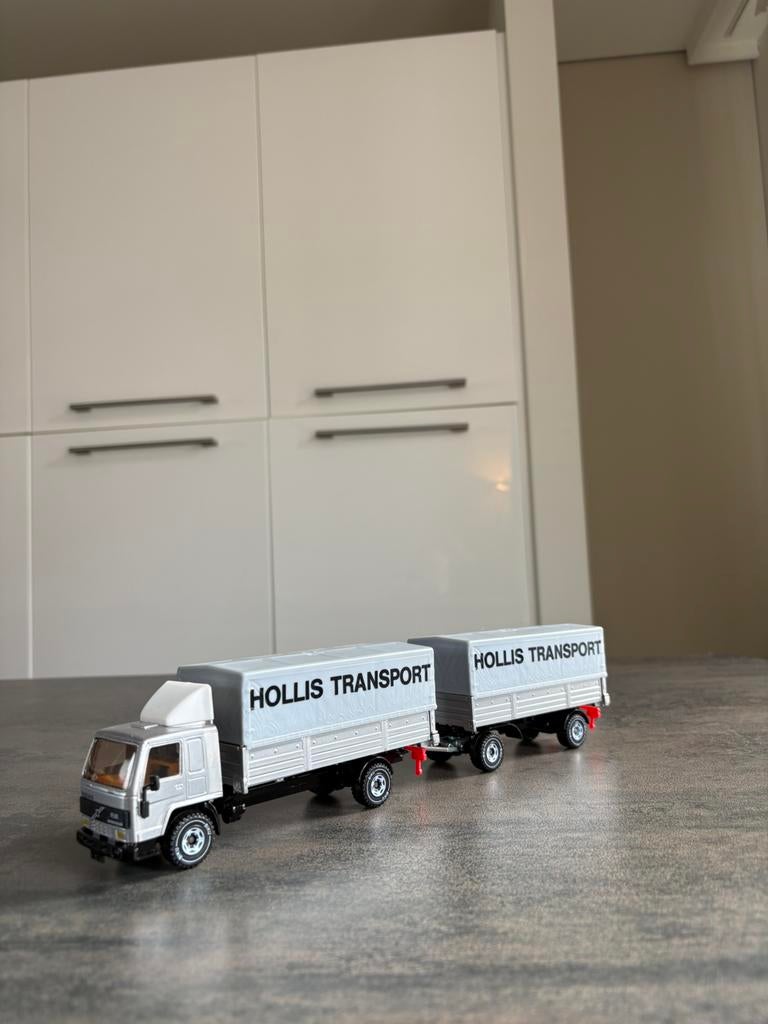 Siku Volvo FL10 Hollis Transport, Enlèvement ou Envoi, Comme neuf, SIKU