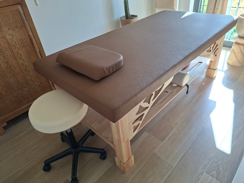 MASSAGETAFEL TE KOOP EIKENHOUT, Diensten en Vakmensen, Bedrijfsmassage