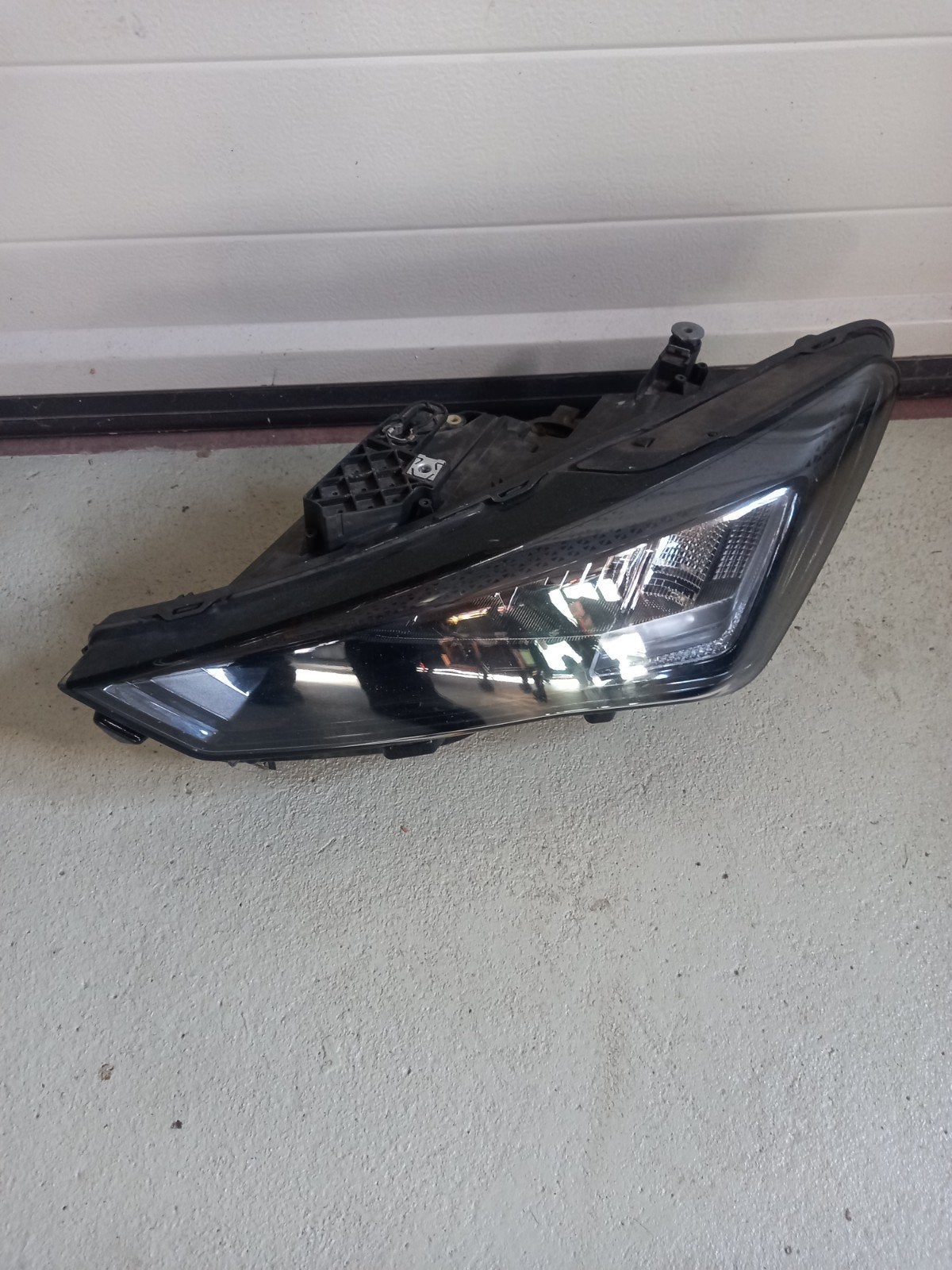 phare av g seat Leon lead model 2023, Autos : Pièces & Accessoires, Enlèvement, Seat