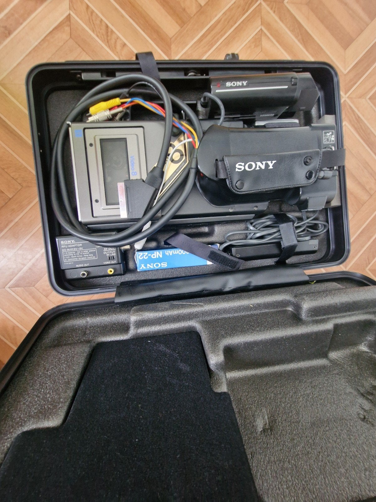 Pack Collector SONY CCD-V7AF-E Video 8 (1987) – Très Bel Éta