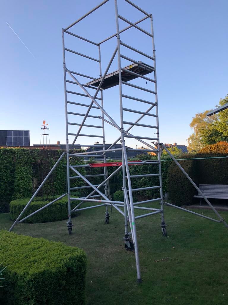 Altrex - stelling op wielen- 1900x1300, Doe-het-zelf en Bouw, Ophalen, Zo goed als nieuw