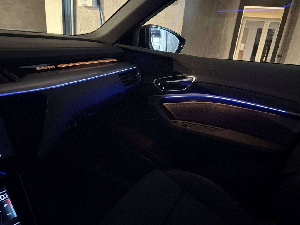 Audi Q8 e-tron 115KWh 408PK QUATTRO 3x S-LINE * MATRIX * 360, Auto's, Automaat, Zwart, Skiluik, Elektrisch