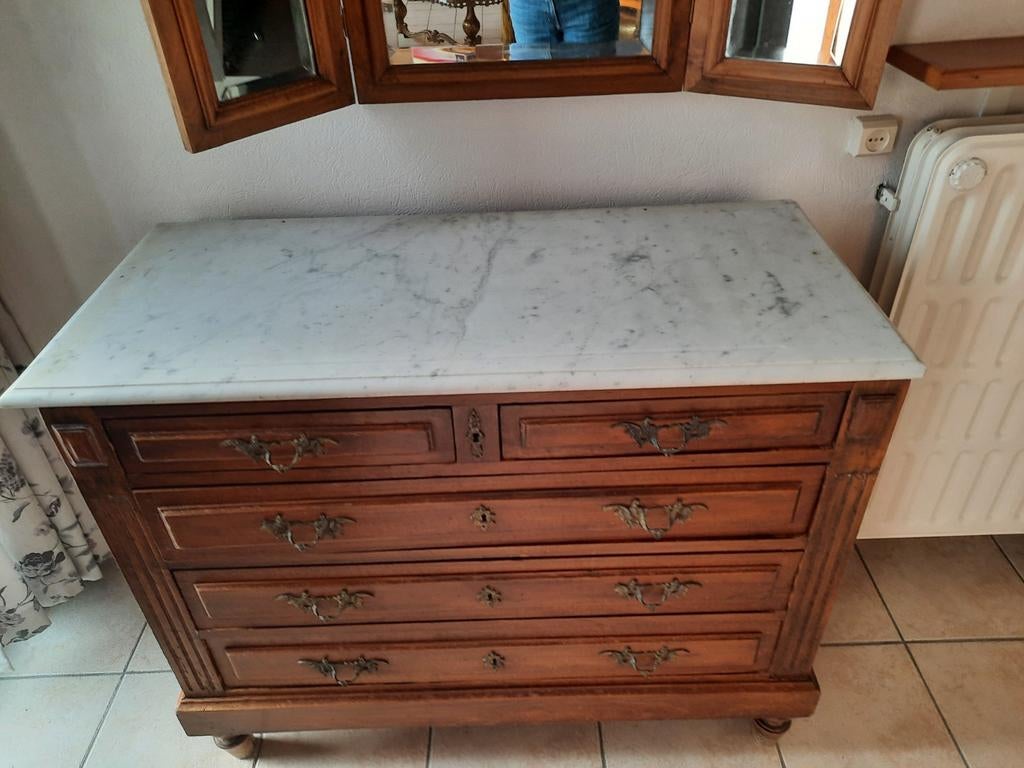 Antieken commode  met spiegel, Enlèvement