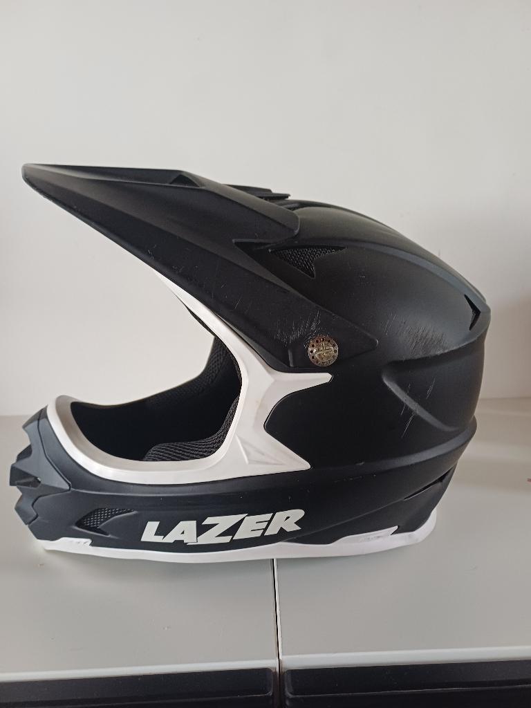 Bmx helm maat s, Fietsen en Brommers, Fietsaccessoires | Fietshelmen, Gebruikt, Laser, Jongen of Meisje, Ophalen