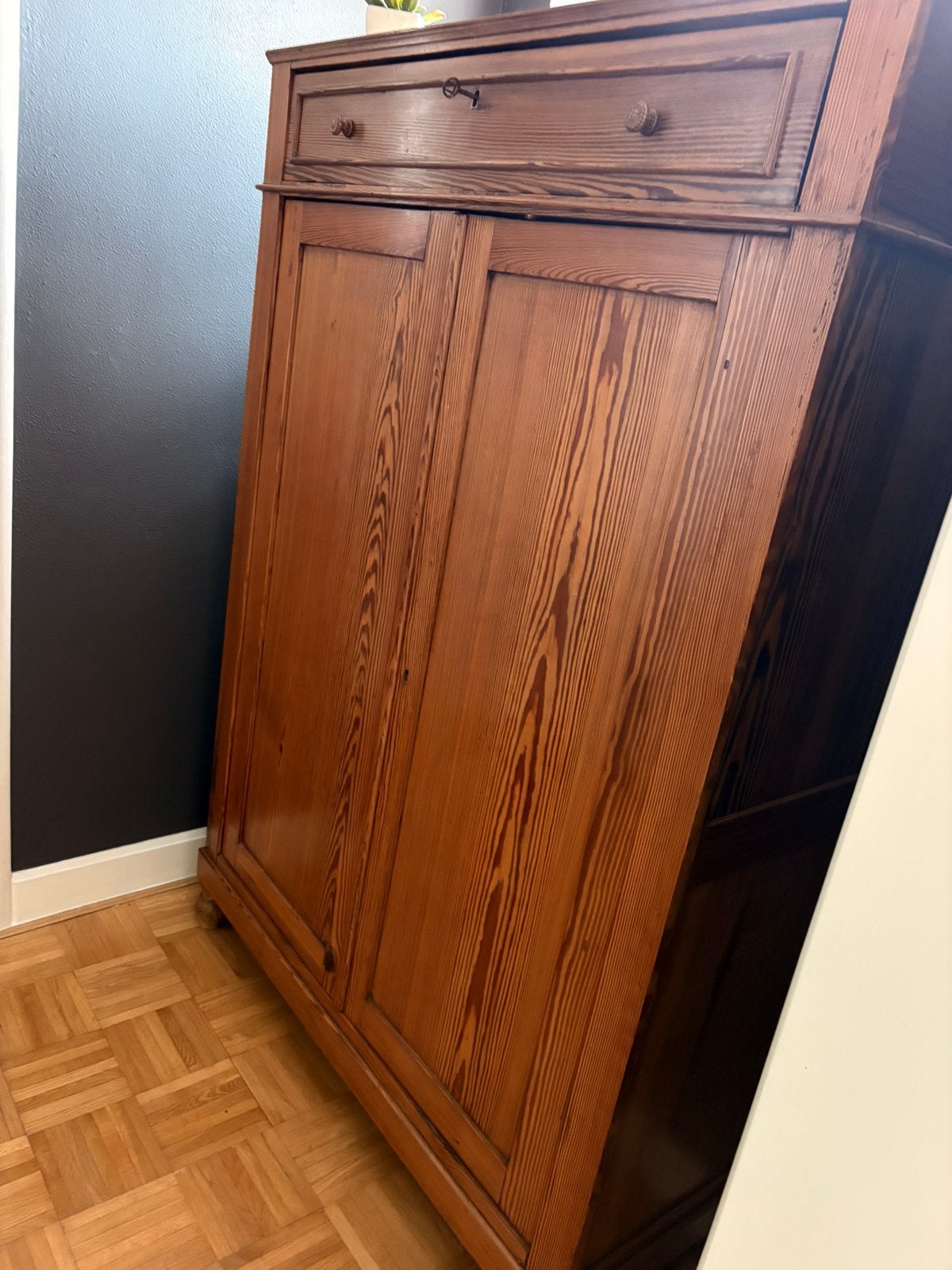 Armoire à linge ancienne, Enlèvement