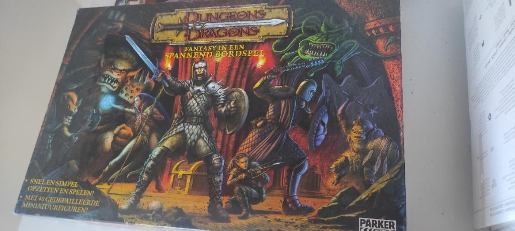Dungeons & Dragons: bordspel, Hobby & Loisirs créatifs, Trois ou quatre joueurs, Enlèvement, Utilisé