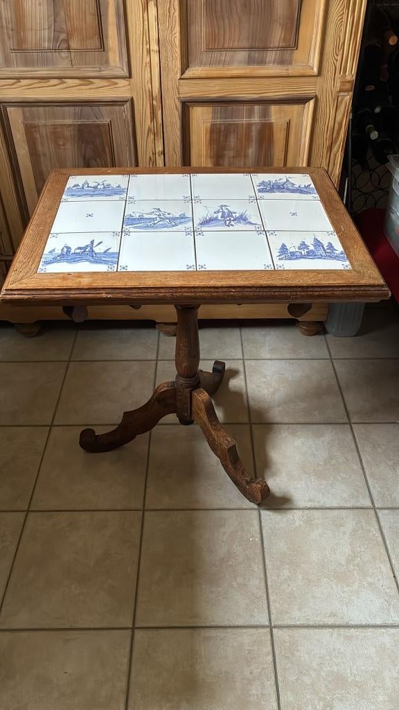 table ornée de carreaux style DELFT, Antiquités & Art, Enlèvement