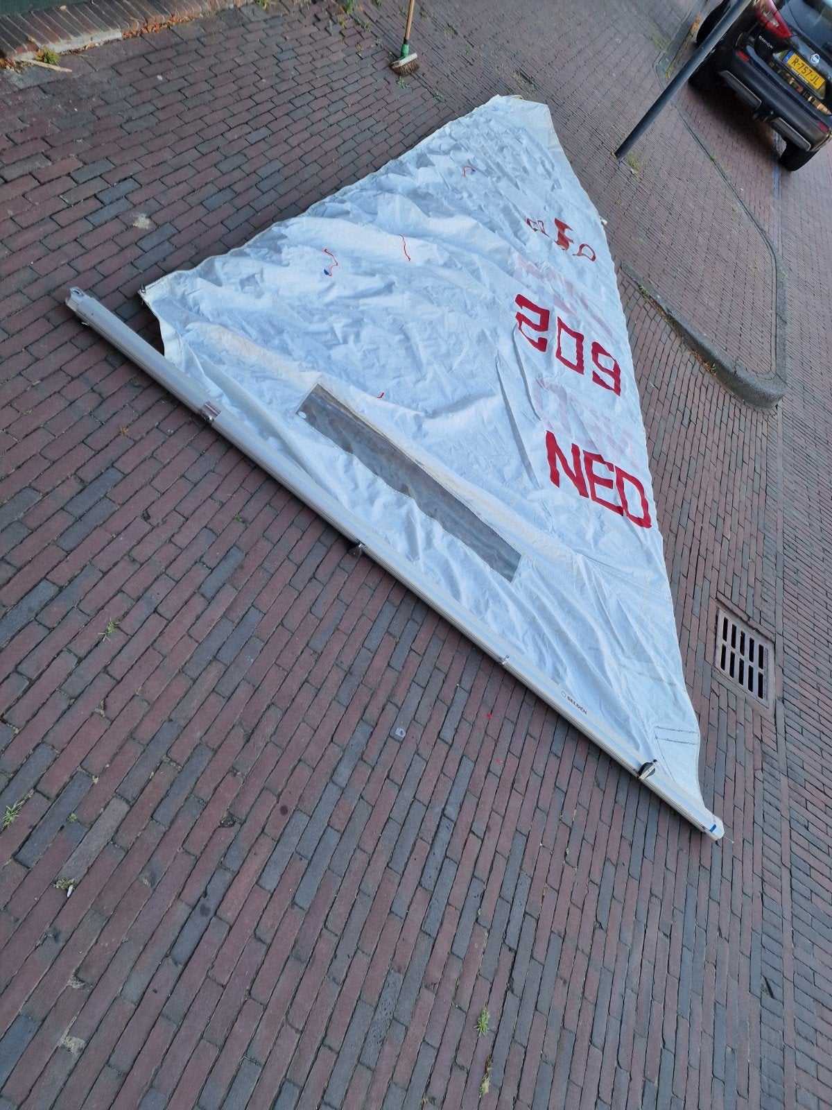 Flash zeil en giek, Ophalen