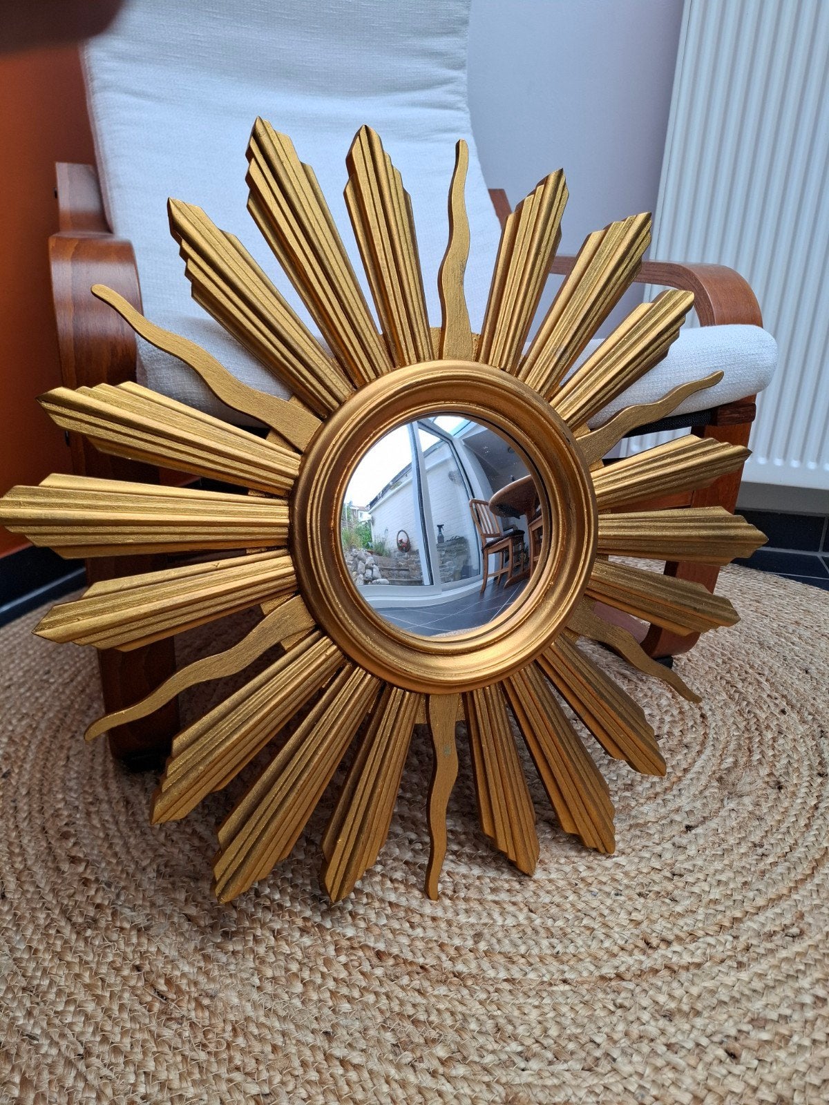 1965- miroir soleil en bois 63cm avec verre convexe de 18cm., Antiquités & Art, Enlèvement