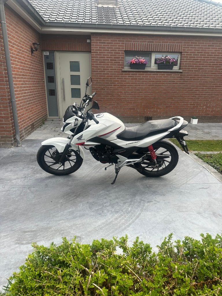 HONDA CB125F _ 03/2015 - 5900 KM, Motoren, Particulier, 125 cc, 11 kW of minder, 1 cilinder