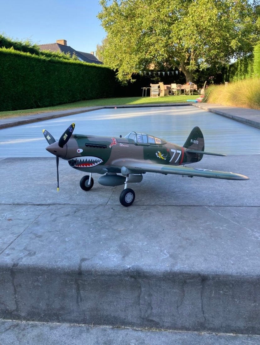 RC Vliegtuig FMS P-40 980mm, Hobby en Vrije tijd, Modelbouw | Radiografisch | Vliegtuigen, Ophalen, Zo goed als nieuw, Elektro