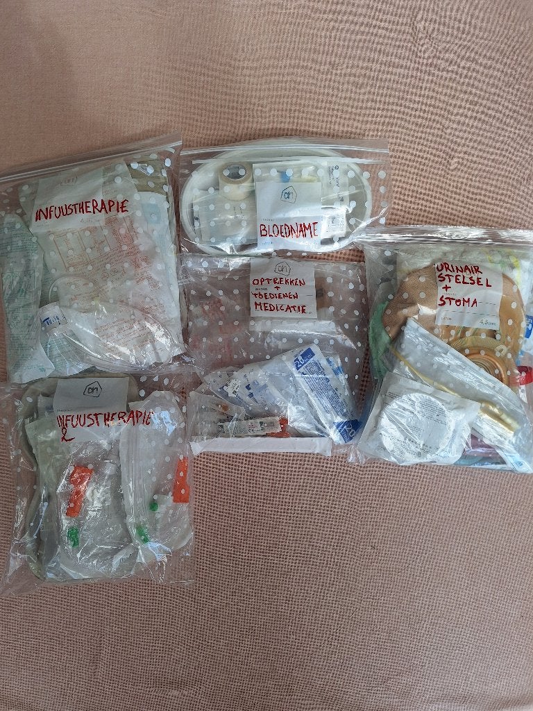 Bundel oefensets verpleegkunde, Diversen, Ophalen of Verzenden, Zo goed als nieuw