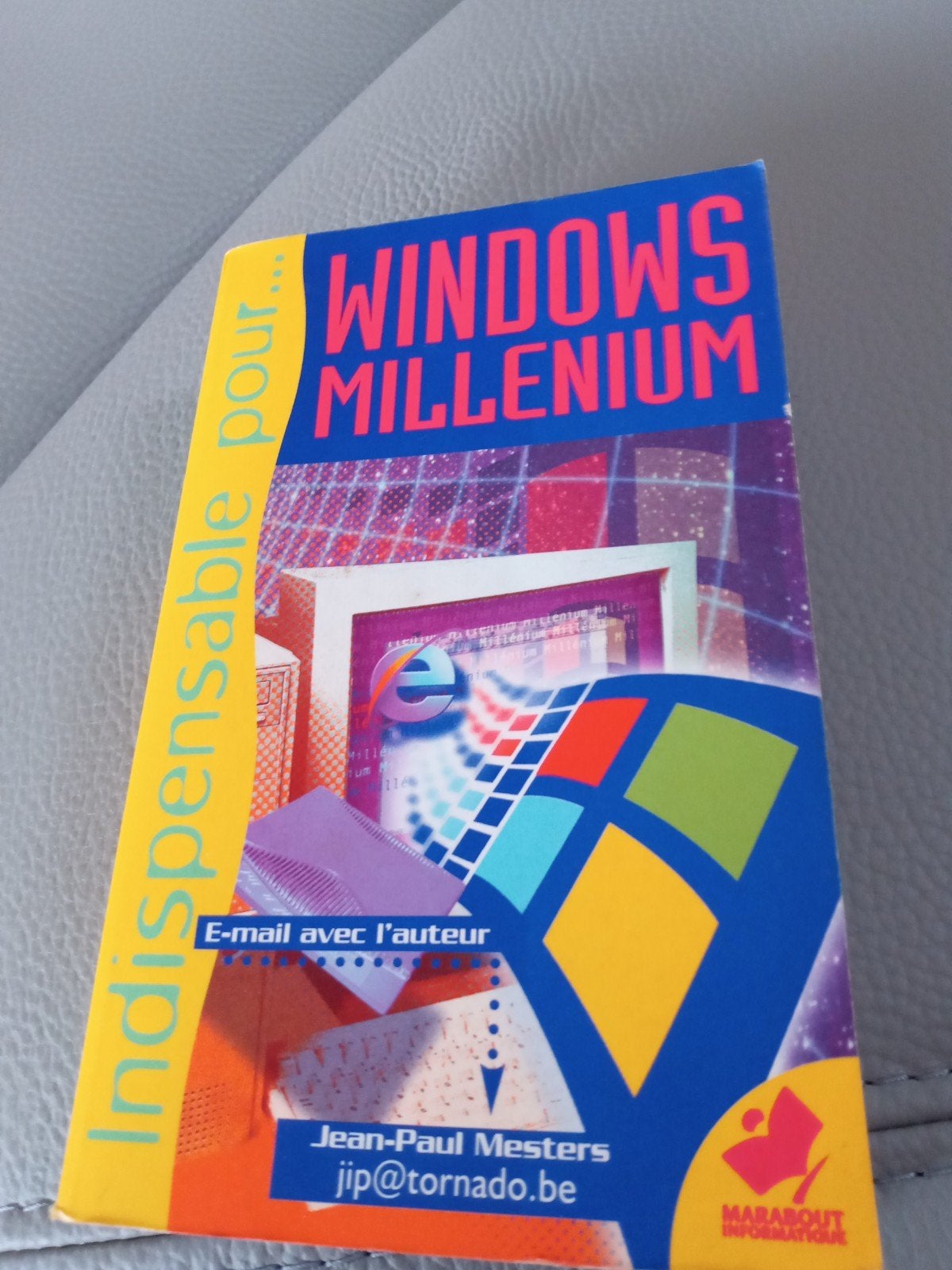 av livre windows millenium année 2001, Neuf, Marabout, Enlèvement ou Envoi, Logiciel