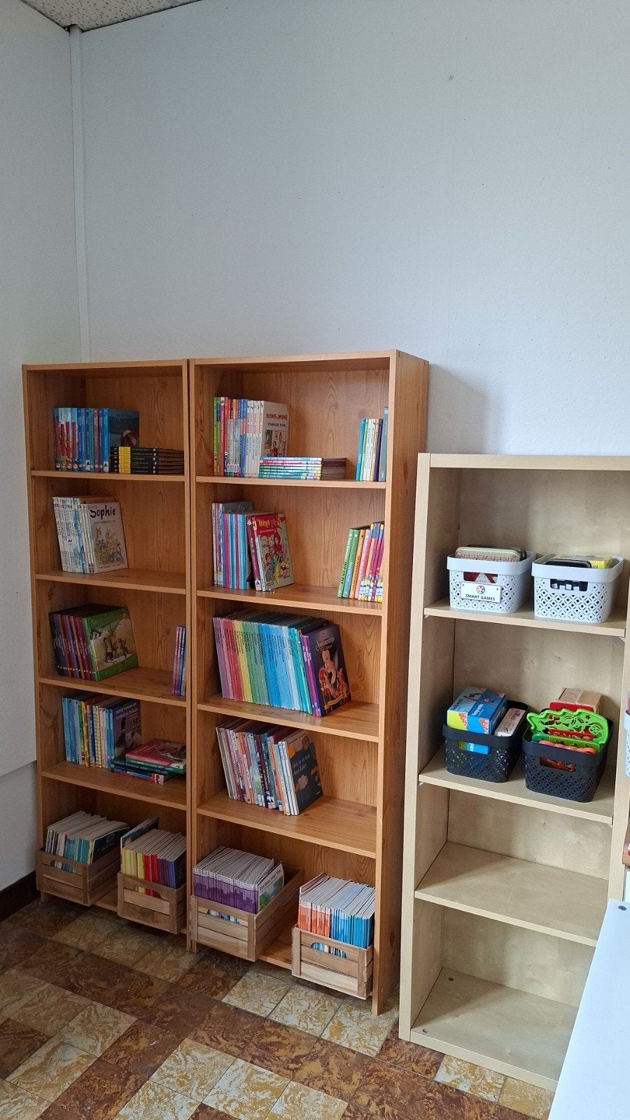 Bruine kast, Huis en Inrichting, Kasten | Boekenkasten, Ophalen