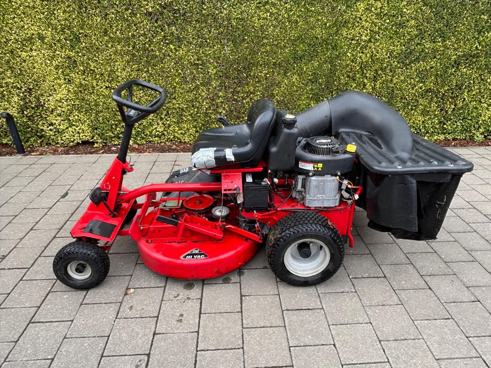 Zitmaaier Snapper, motor Briggs and Stratton 12 pk, Ophalen, Gebruikt