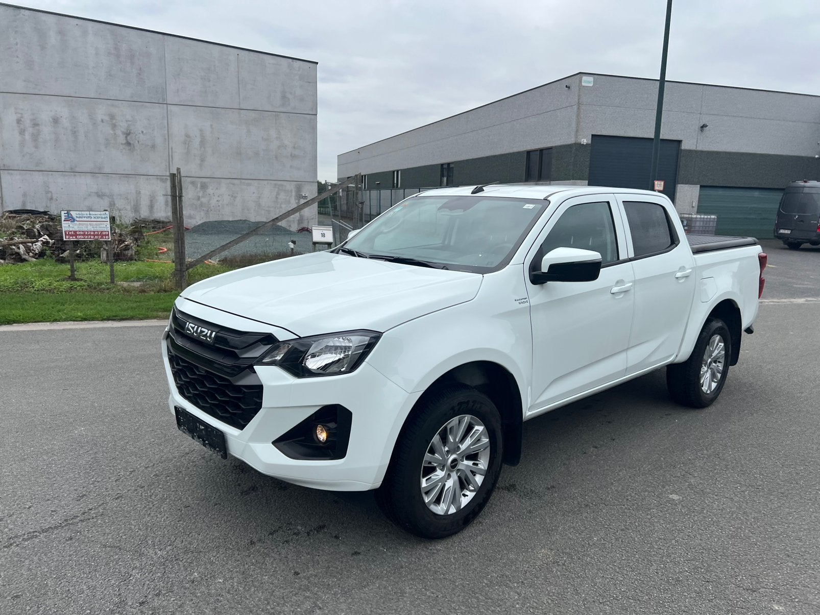 ISUZU D-MAX 1.9 4X4 Diesel , 2025 , 28.000 KM , AUTOMAAT, Auto's, Automaat, Dealer onderhouden, https://public.car-pass.be/vhr/54b0a091-92f8-43d7-91f0-d9306894a458