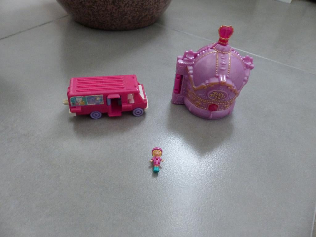Polly Pocket busje + huisje met kroontje, Ophalen of Verzenden, Zo goed als nieuw