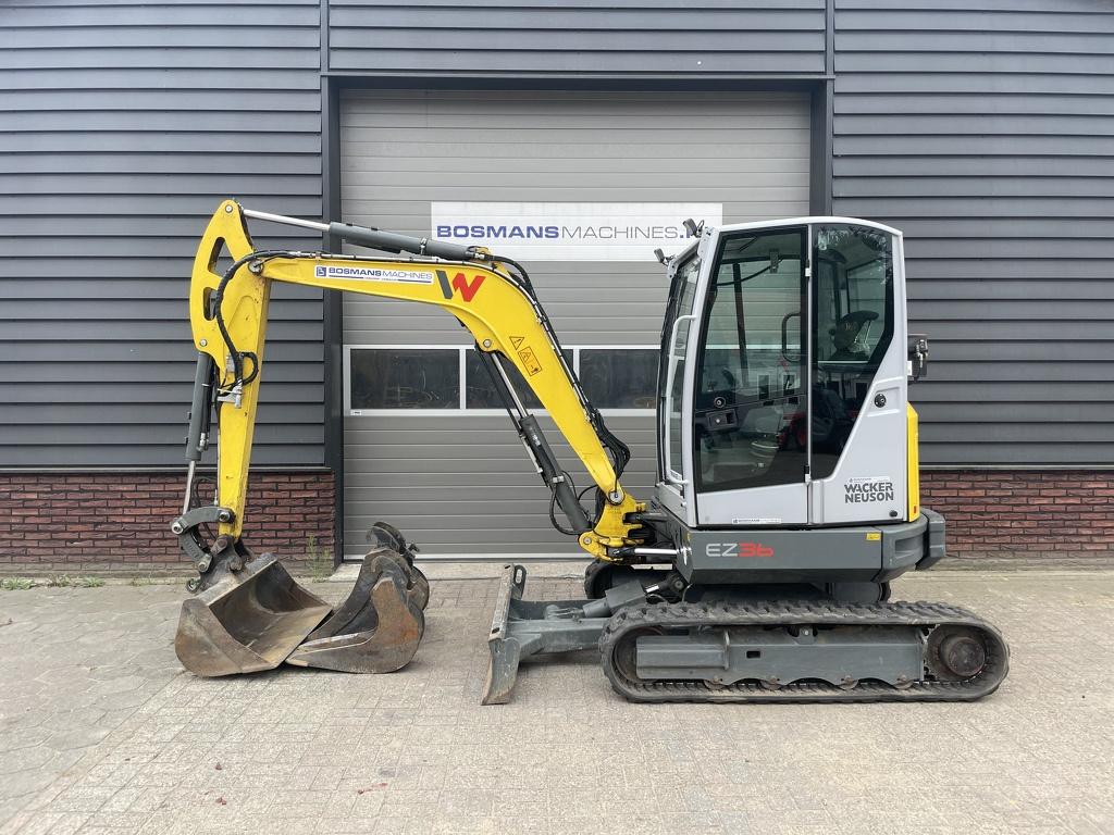 Neuson EZ36 minigraver / centrale smering, Excavatrice