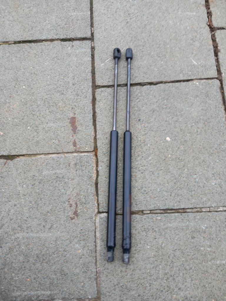 VERIN DE COFFRE ARRIERE HYUNDAI GETZ 2002-2009, Autos : Pièces & Accessoires, Arrière, Haillon arrière, Enlèvement, Hyundai