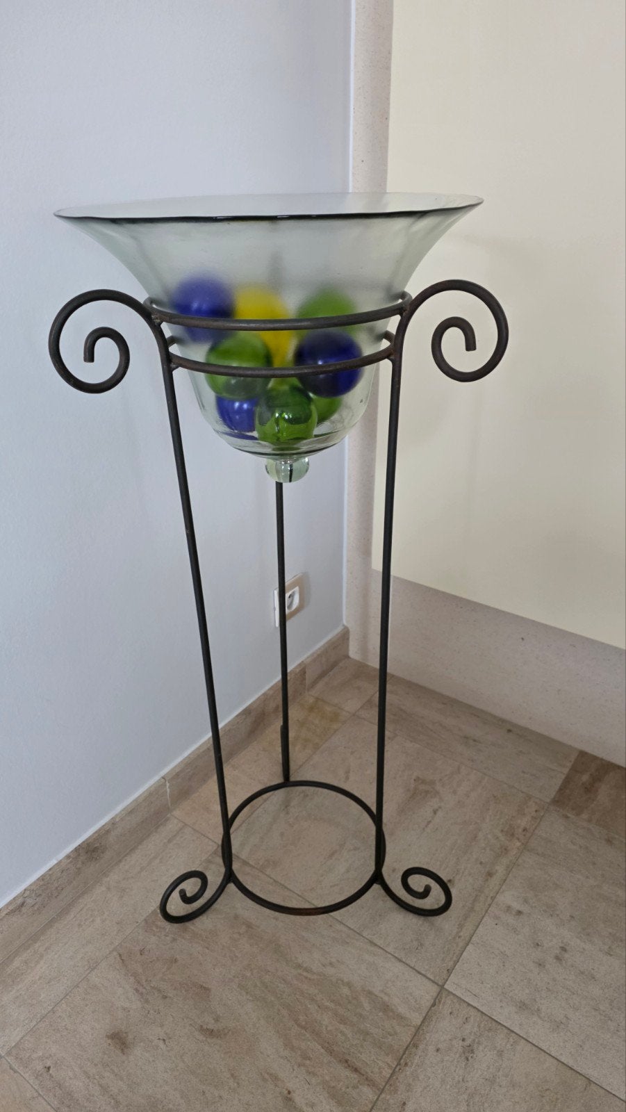 Decoratieve staander, Ophalen