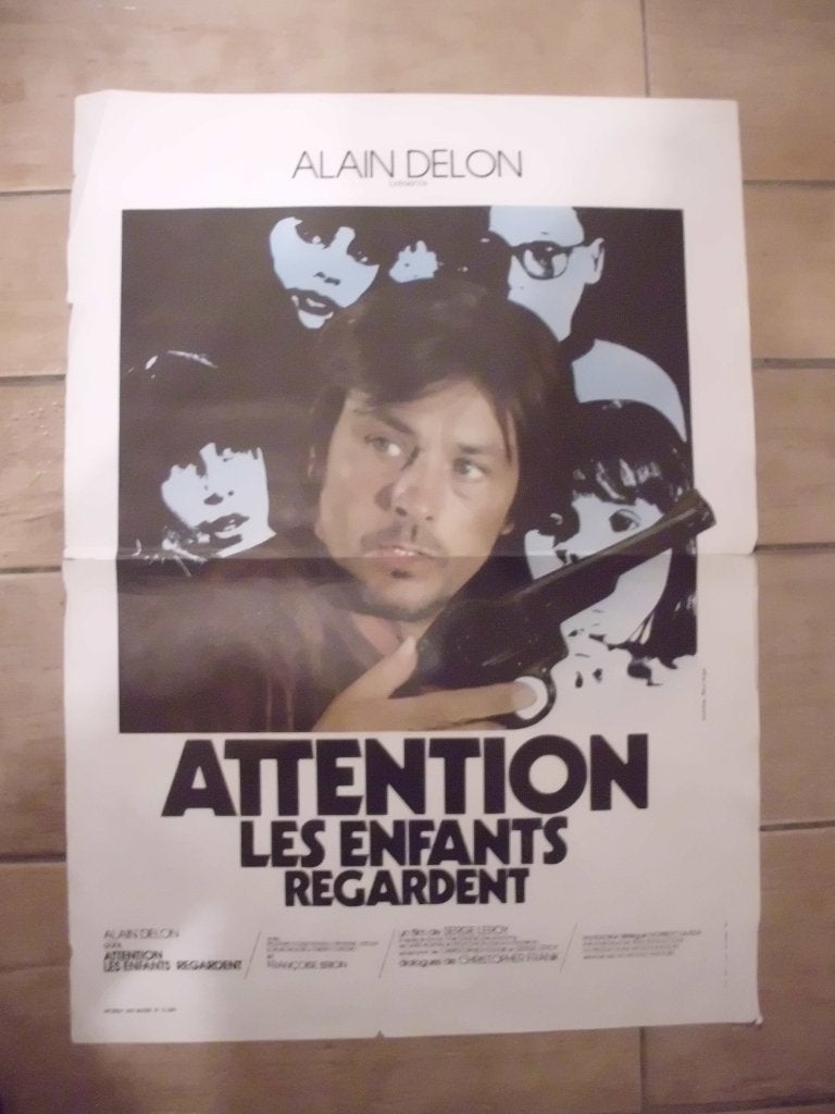 filmaffiche Alain Delon Attention, les enfants filmposter, Rechthoekig Staand, Ophalen of Verzenden, Zo goed als nieuw, A1 t/m A3