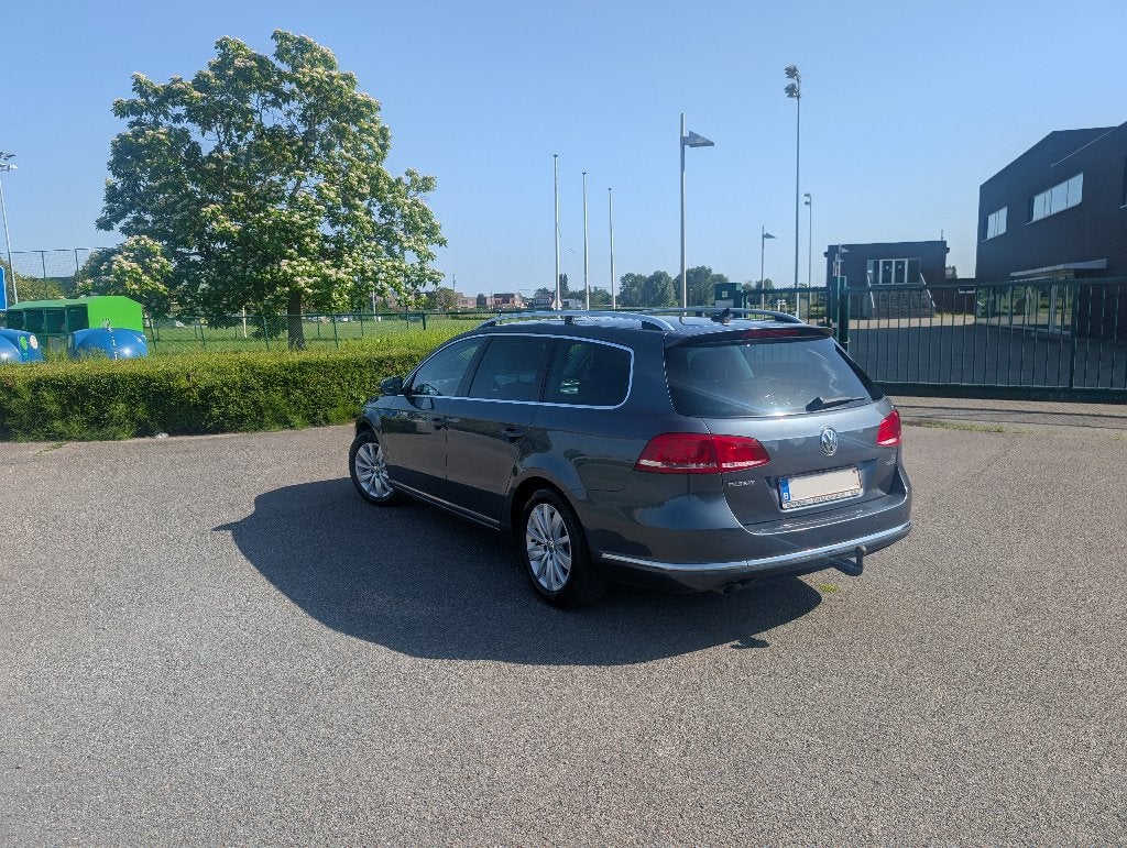 VW PASSAT - EURO5 - CC - PANO - AIRCO - VERW ZETELS - NAVI, Auto's, Voorwielaandrijving, Euro 5, Zwart, 4 cilinders