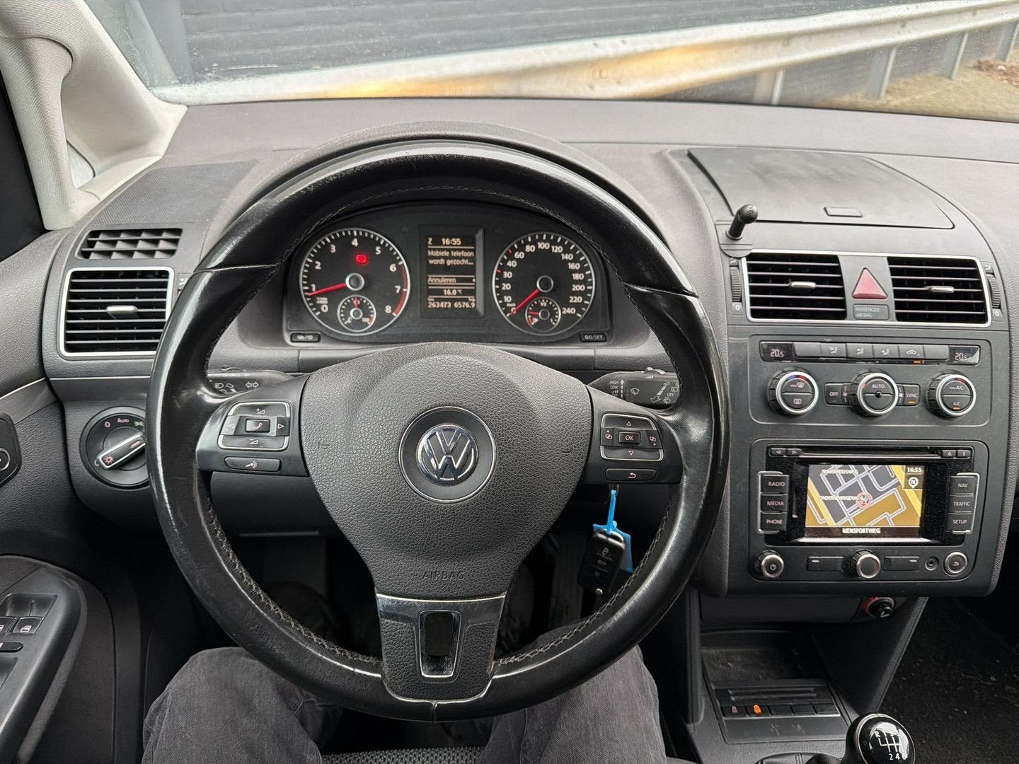 Volkswagen Touran 1.2 TSI Comfortline BlueMotion, Autos, Achat, 139 g/km, Boîte manuelle, Noir
