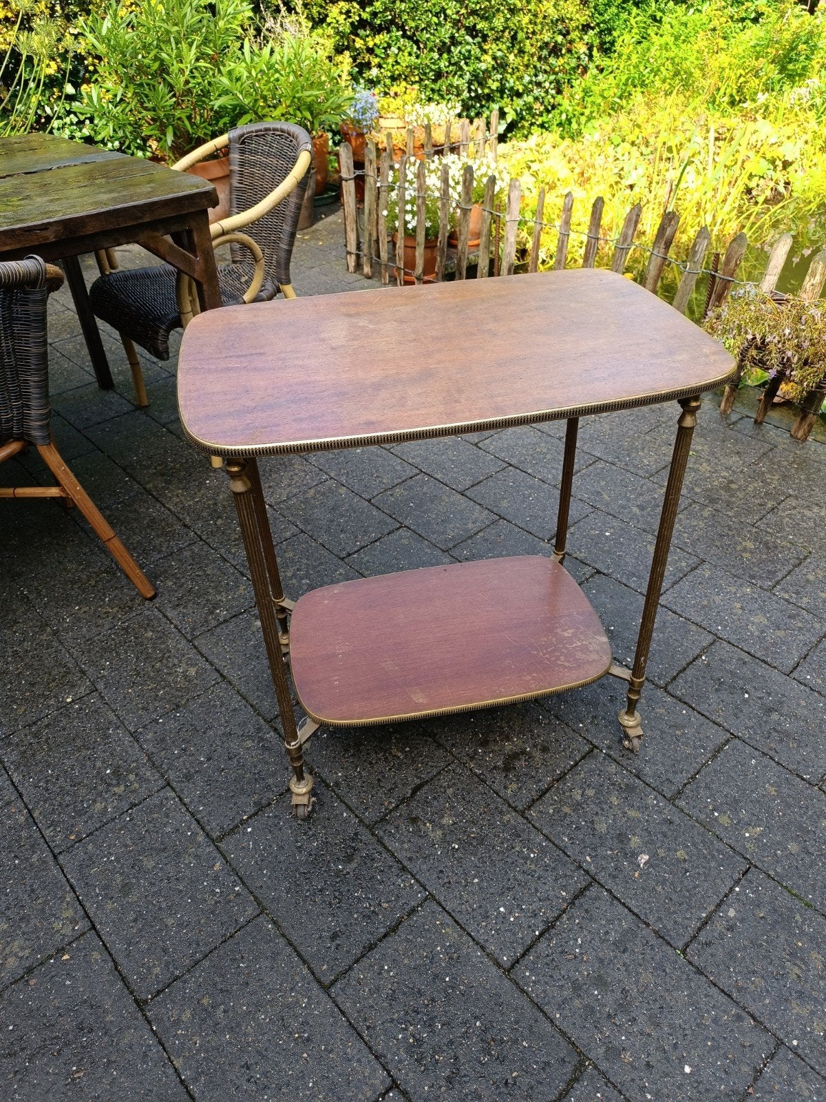 Wagon de bar des années 1950, Enlèvement ou Envoi