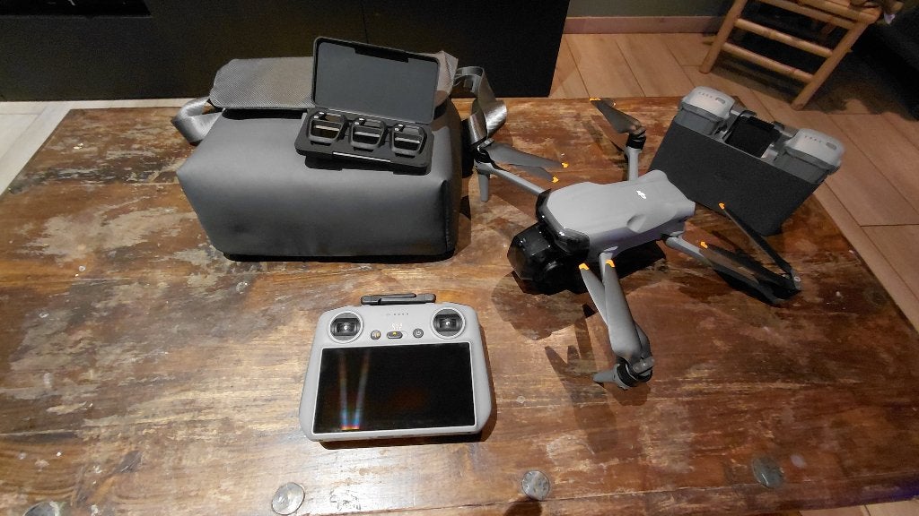 DJI Air 3s fly more combo, Drone avec caméra, 250 à 900 g, Enlèvement ou Envoi, Qualité supérieure
