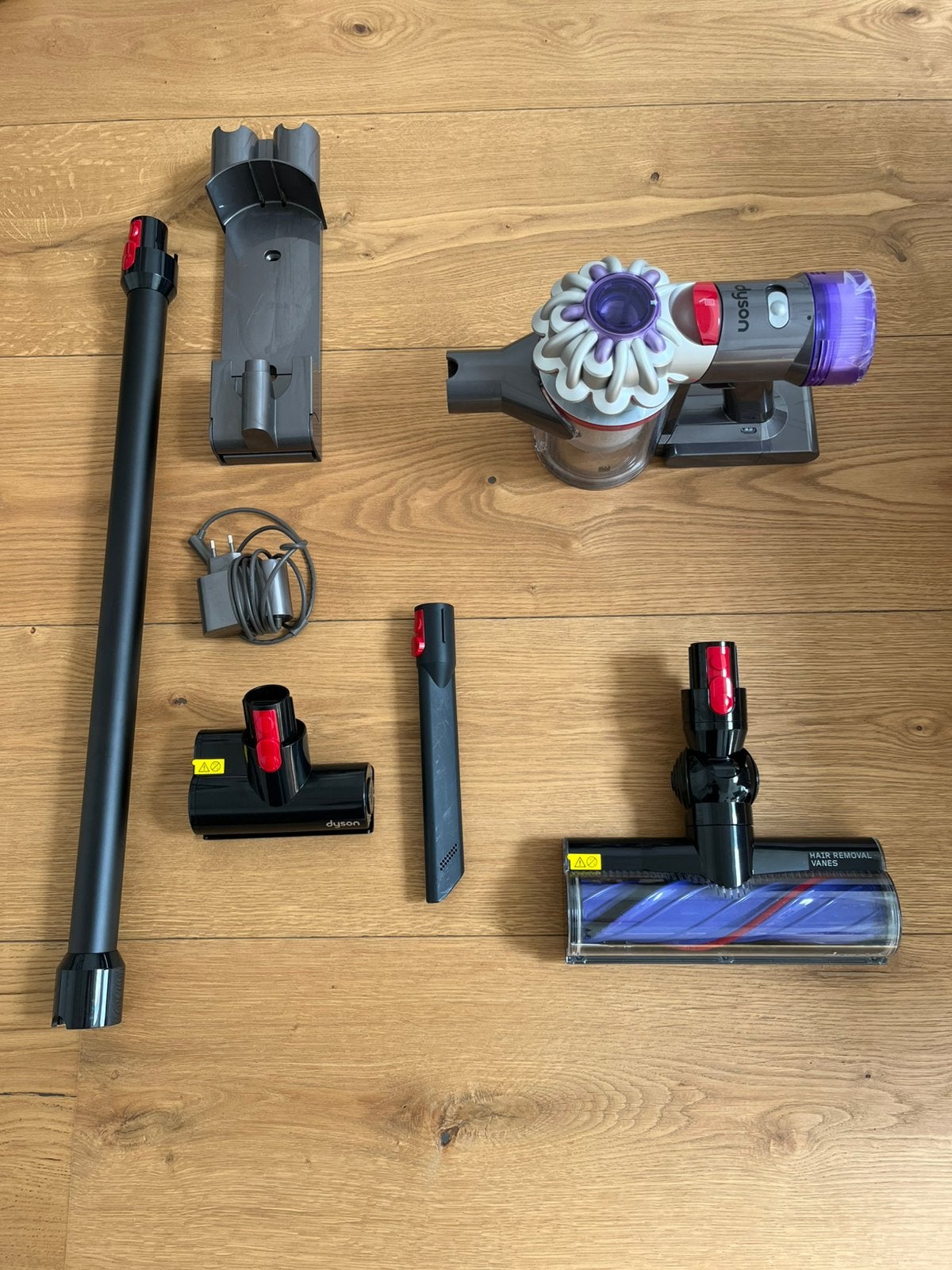 Dyson v8, Maison & Meubles, Enlèvement ou Envoi