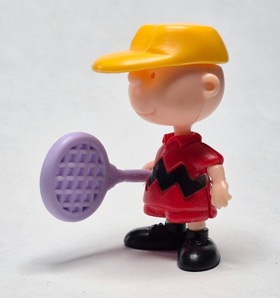 Peanuts 1993 Charly Brown avec raquette de tennis  K94 N 32, Collections, Enlèvement ou Envoi, Utilisé, Figurines