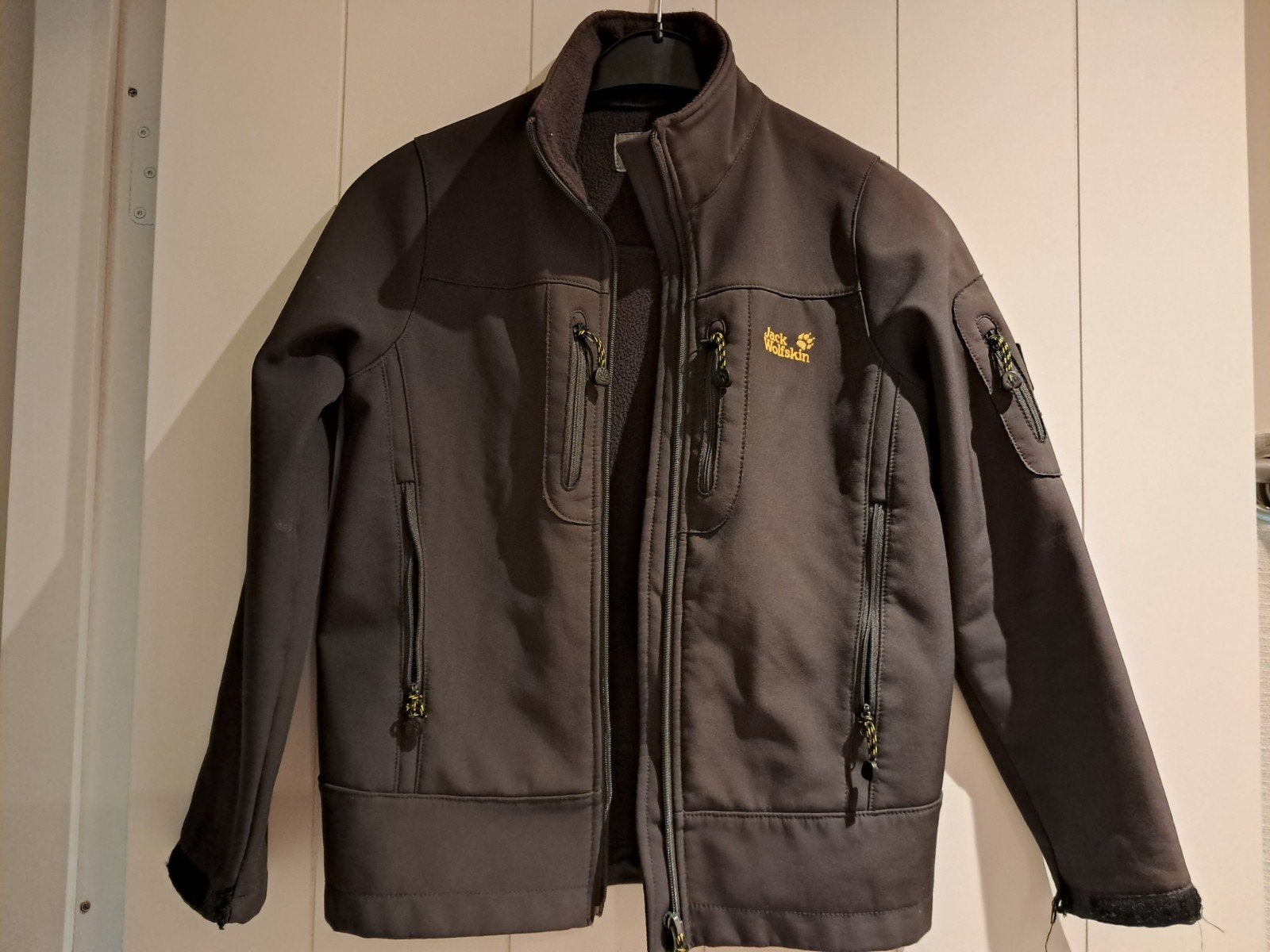 Veste de pluie Jack Wolfskin - Taille 140, Enfants & Bébés, Garçon ou Fille, Jack Wolfskin, Enlèvement, Utilisé