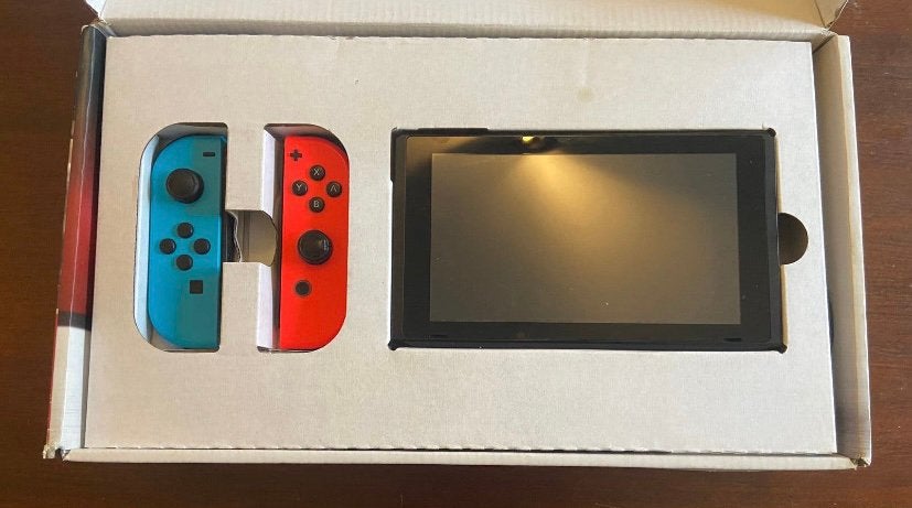 Nintendo switch (compleet met doos), Games en Spelcomputers, Ophalen, Zo goed als nieuw, Met 2 controllers, Switch Original