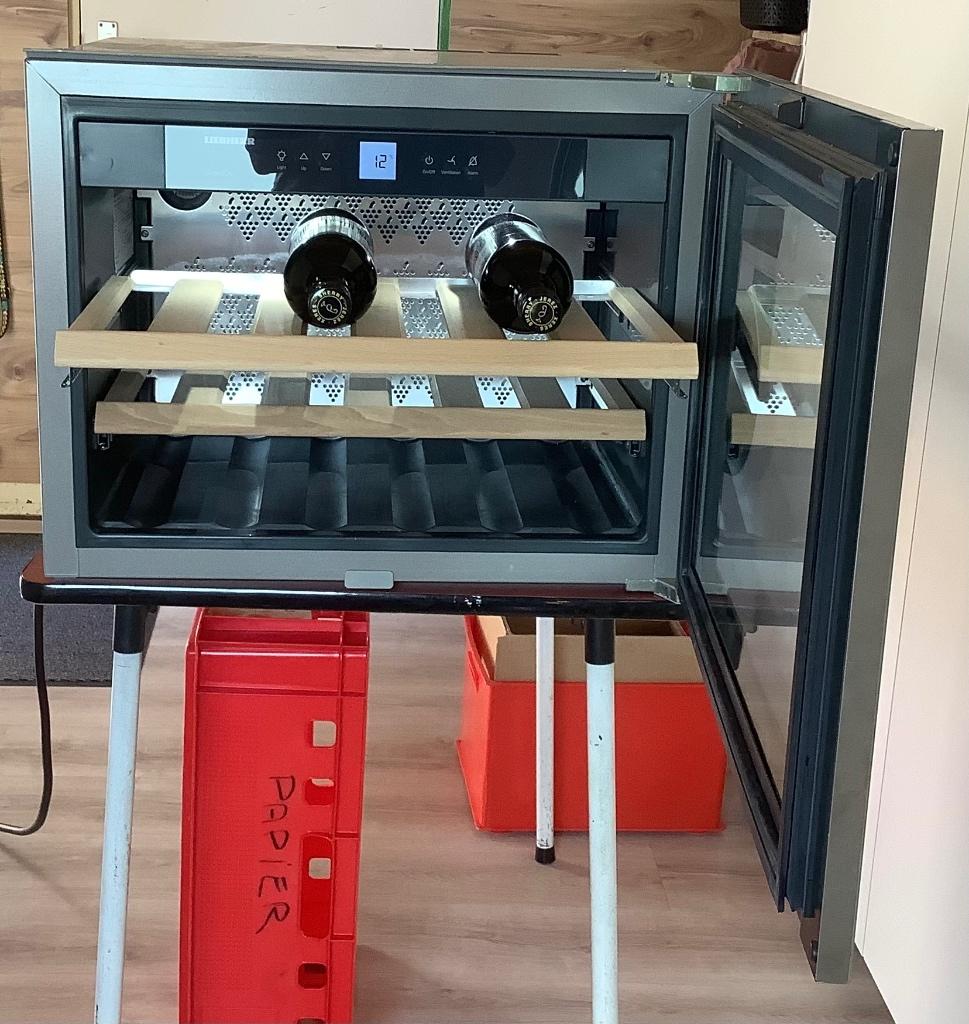 Liebherr Grandcru wijnklimaatkast, Ophalen