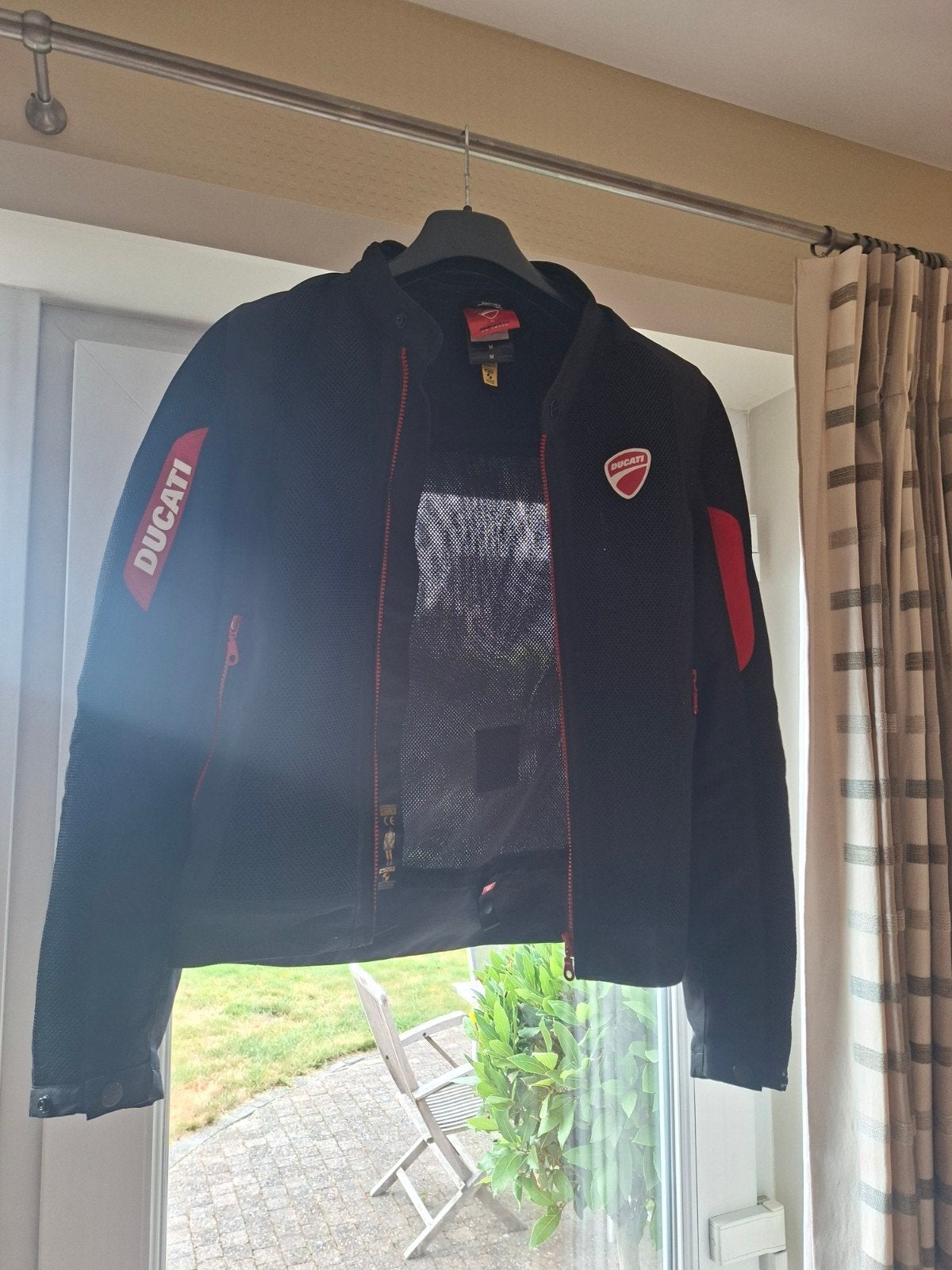 Doorwaaijas DUCATI, Motoren, Ophalen, M