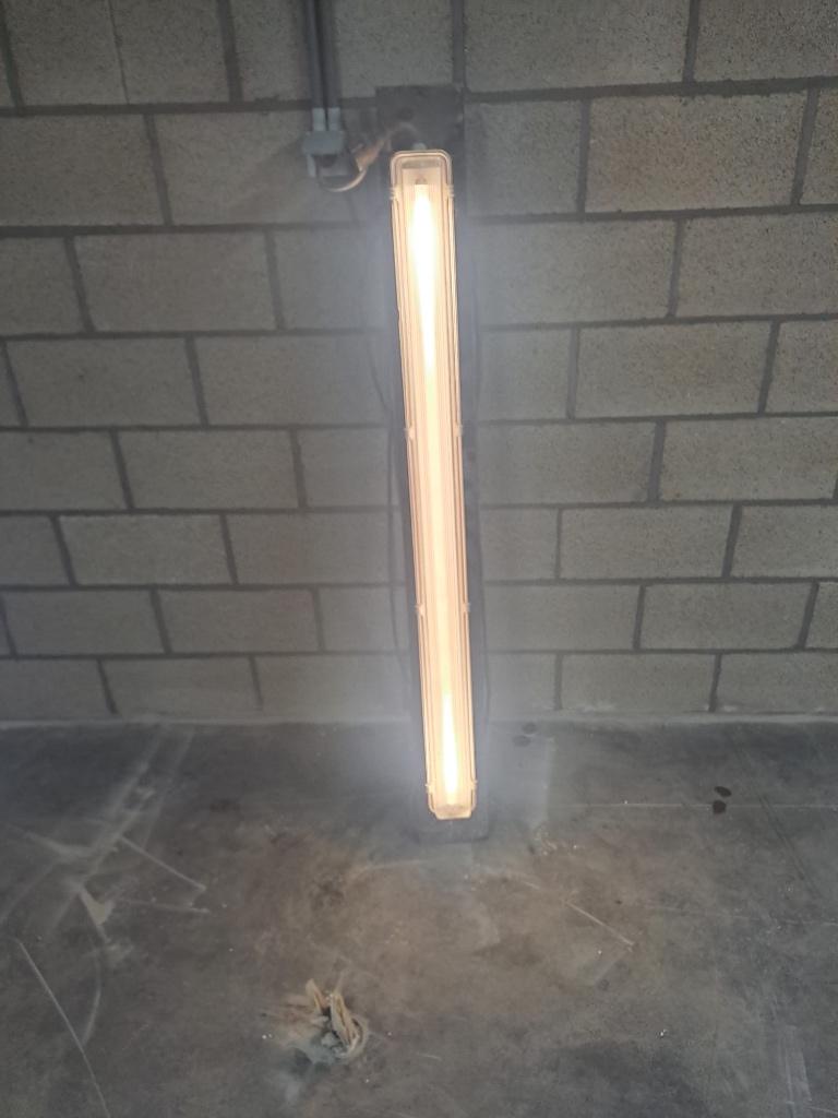 Industriële waterdichte werflamp / TL-armatuur €10/stuk, Ophalen, Armatuur