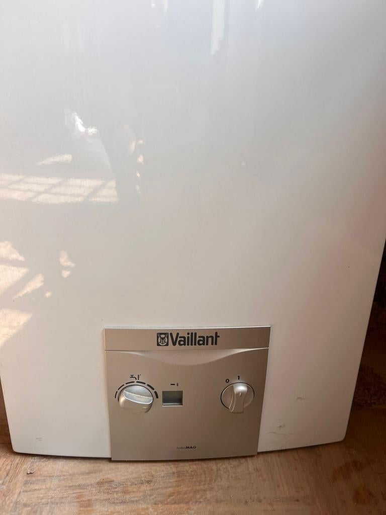 Verwarmingsketel Vaillant / geiser / werkend / goede staat, Ophalen, Aardgas, Geiser, Minder dan 3 jaar oud