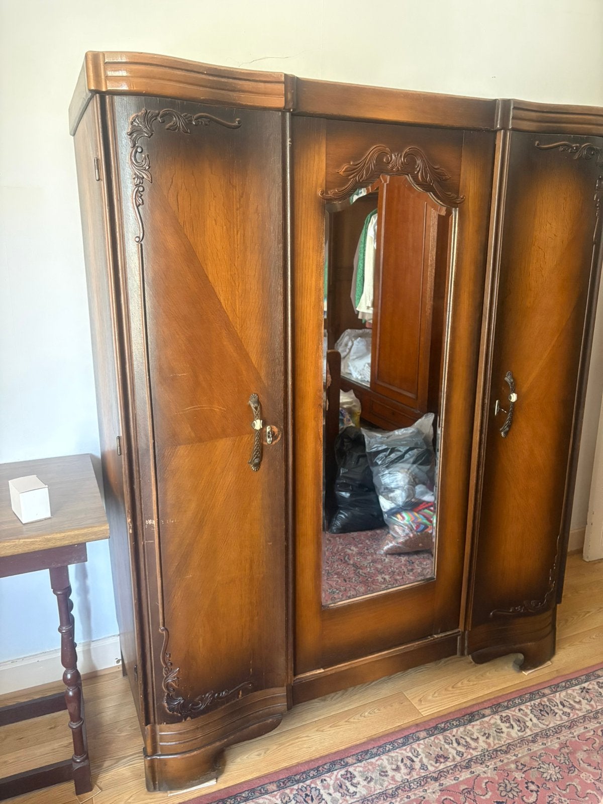 Armoire vintage av grd miroir Style Rétro /Chapeau gendarme, Ophalen