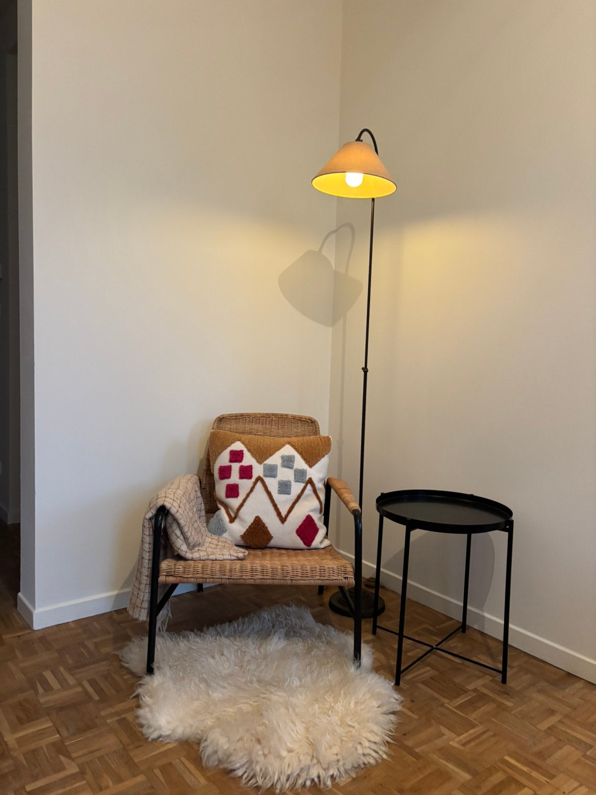 Zeteltje (lamp en bijzettafeltje ook te koop), Ophalen, Zo goed als nieuw