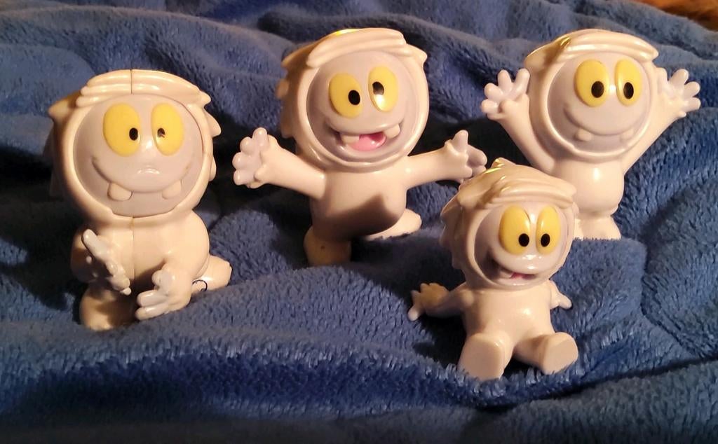 4 Figurines Yeti