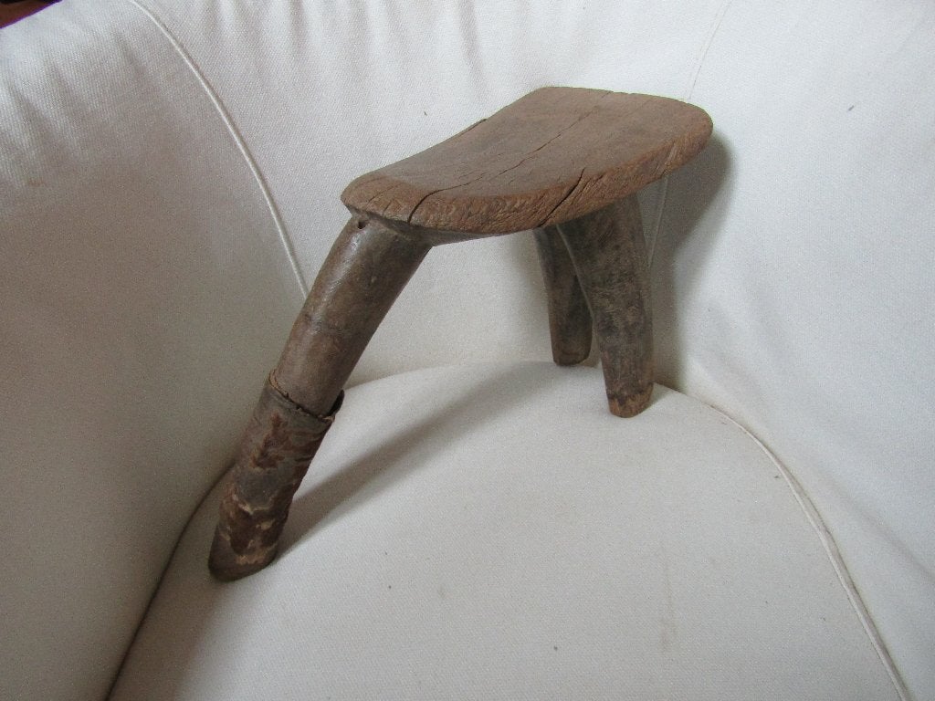 Tabouret ancien des palabres , tribu Lobi, Afrique, Enlèvement ou Envoi, Brun, Bois