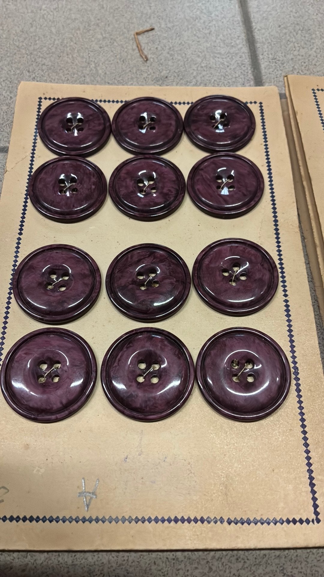 Groot lot Vintage knopen verschillende groottes, Enlèvement ou Envoi, Neuf, Bouton ou Boutons