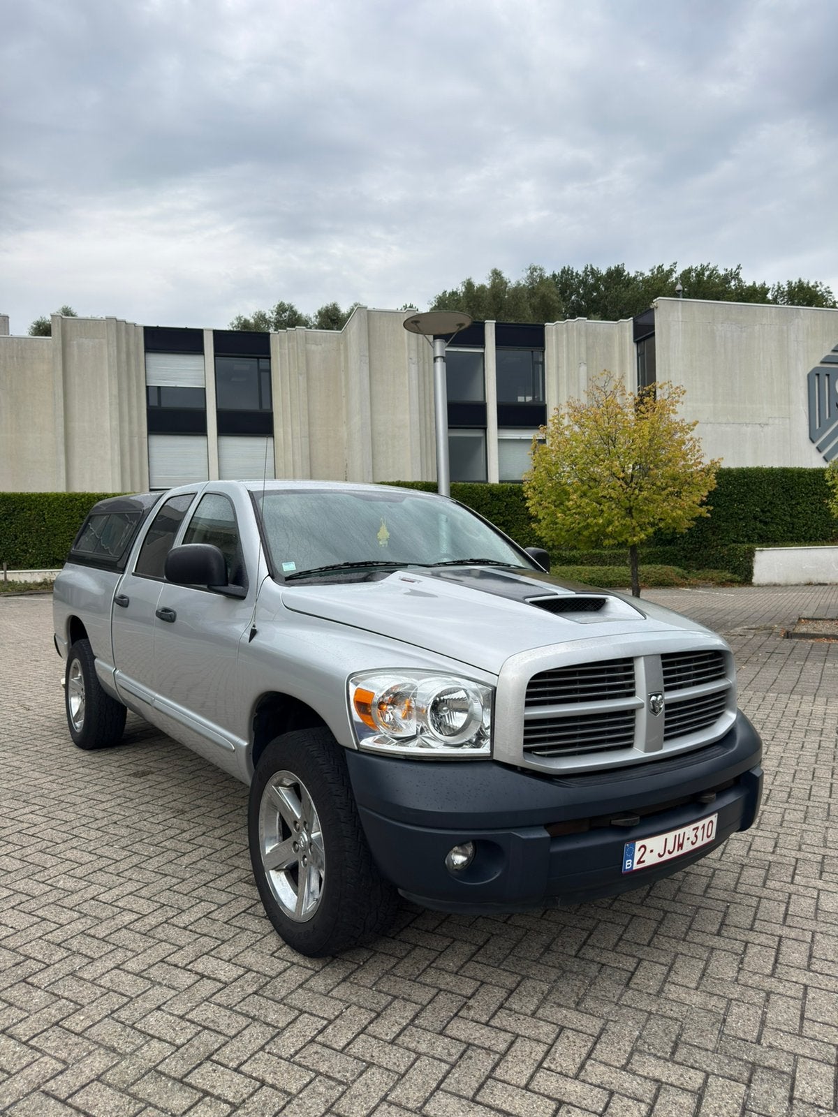 Dodge ram 1500 4x4 5.7 Hemi, Autos, Cuir, Argent ou Gris, Achat, 5 portes