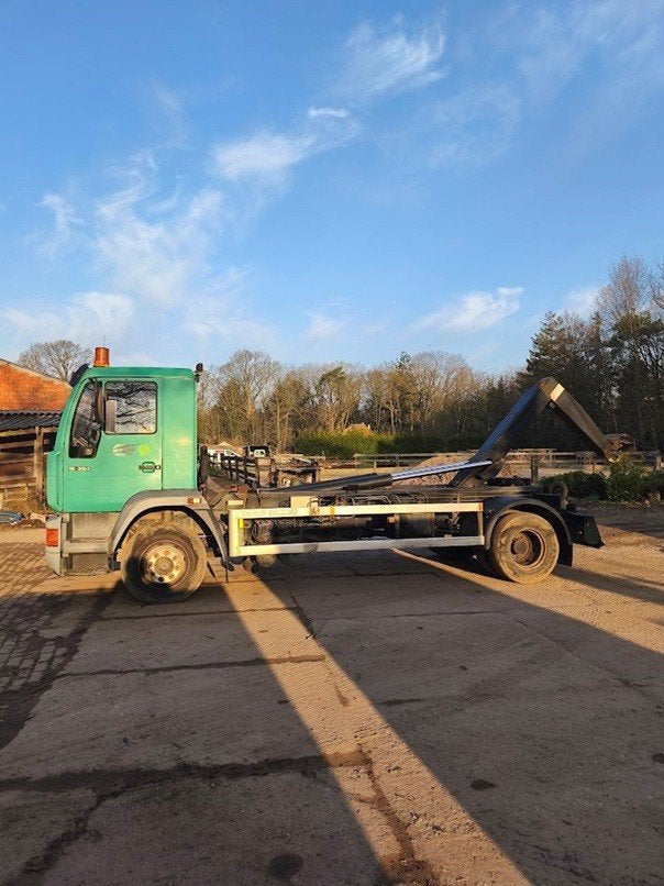 Vrachtwagen MAN 4x2 met container - slechts 239 000 km, Auto's, Euro 2, Stof, MAN, Grijs
