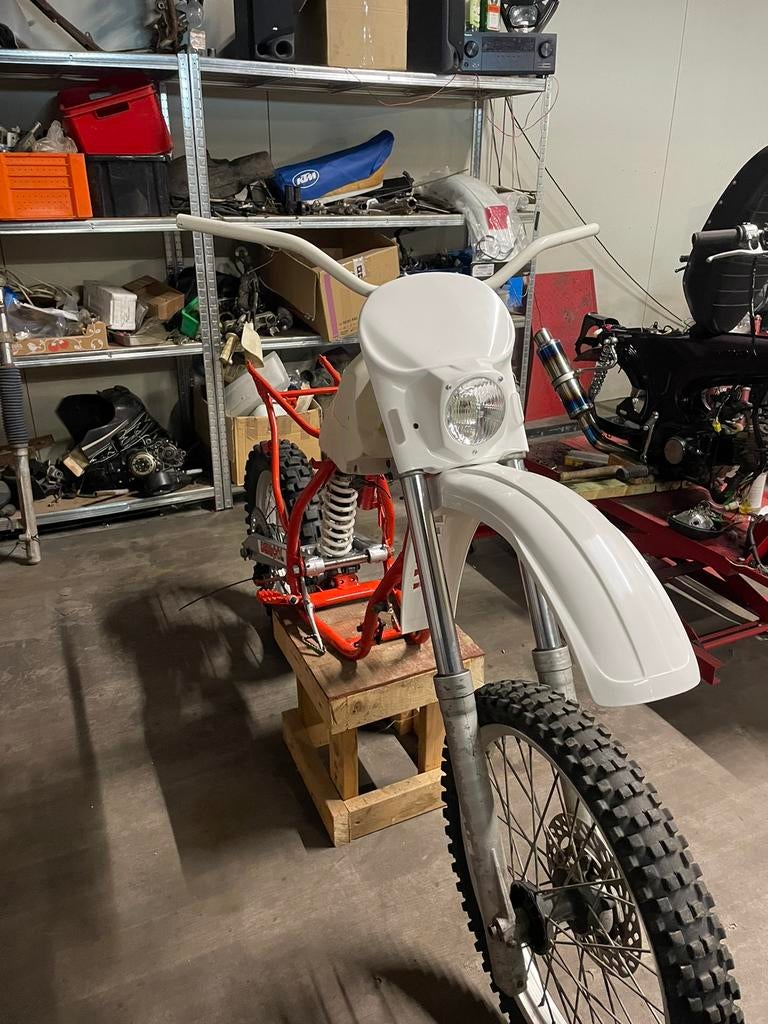 Ktm 250 mx 1984 project (met papieren), Fietsen en Brommers, Ophalen, Zo goed als nieuw