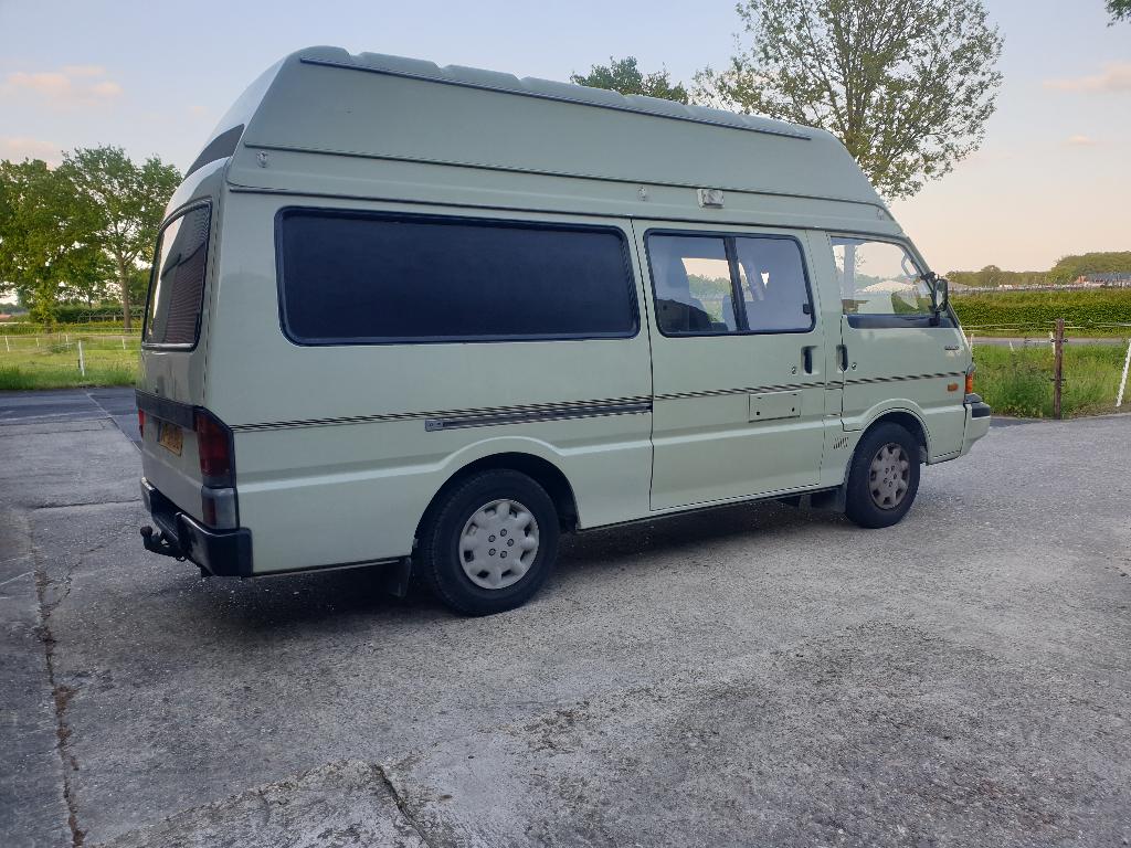 MAZDA E2200 buscamper met verhoogd dak OLDTIMER, foto 5