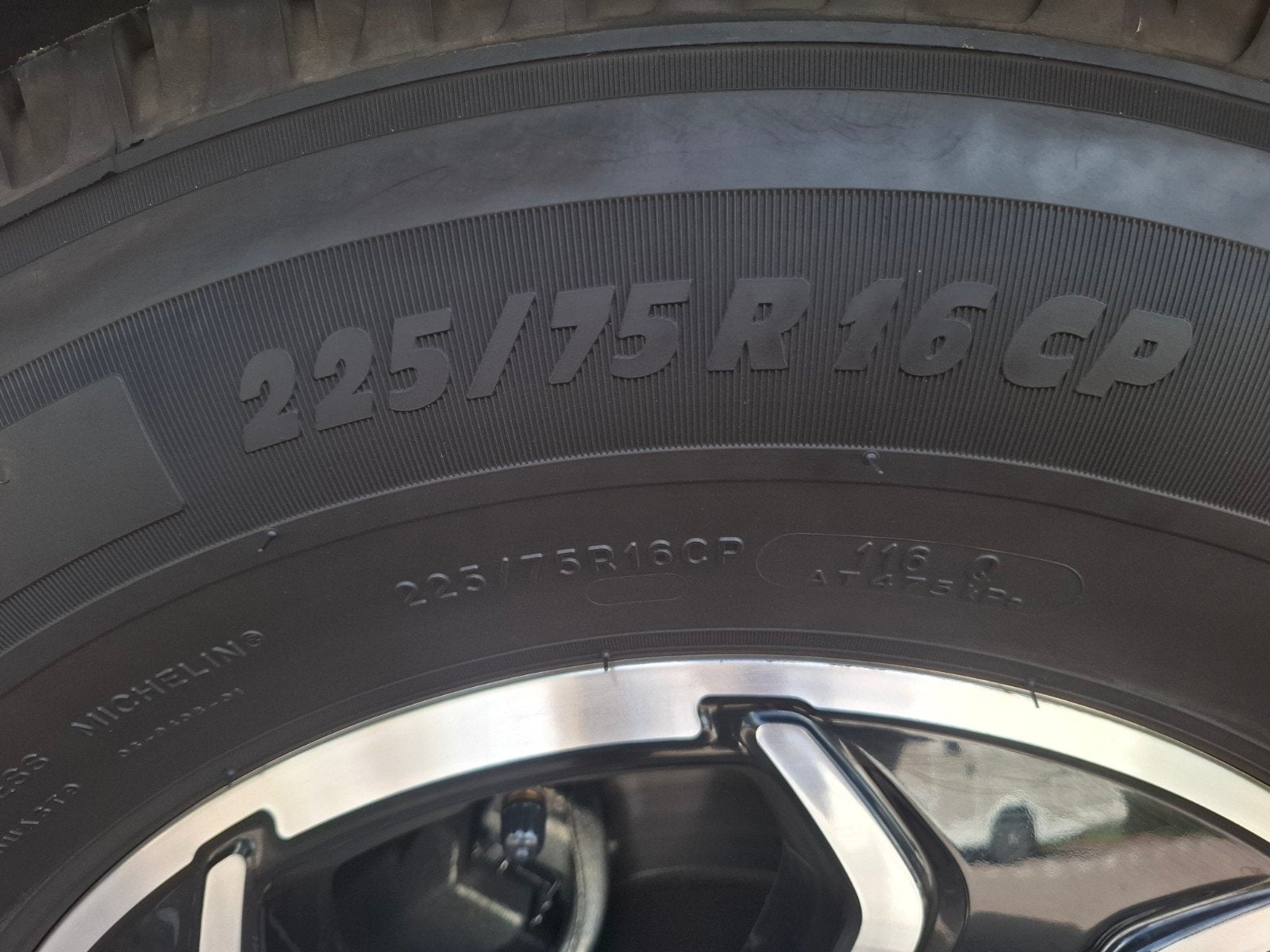 4 banden te koop merk Michelin, 225/16 M/S, 30000km, Ophalen of Verzenden, Band(en)