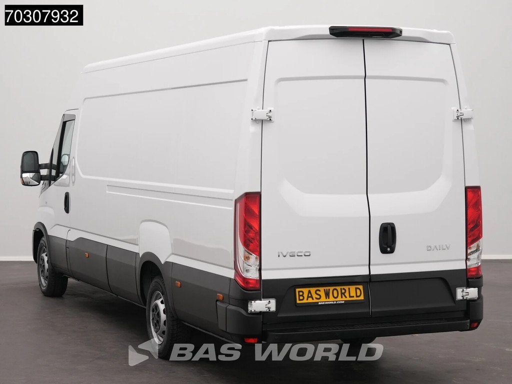 Iveco Daily 35S18 3.0L Automaat L3H2 180PK ACC Airco Cruise, Auto's, Automaat, Stof, Euro 6, Iveco