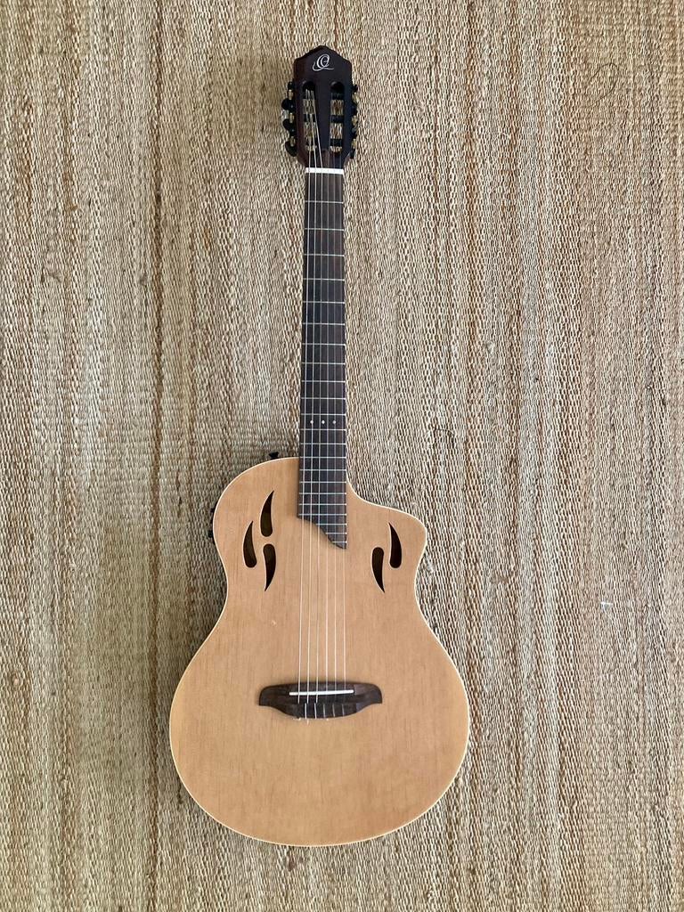 Ortega Tour Player, Musique & Instruments, Instruments à corde | Guitares | Acoustiques, Enlèvement, Comme neuf