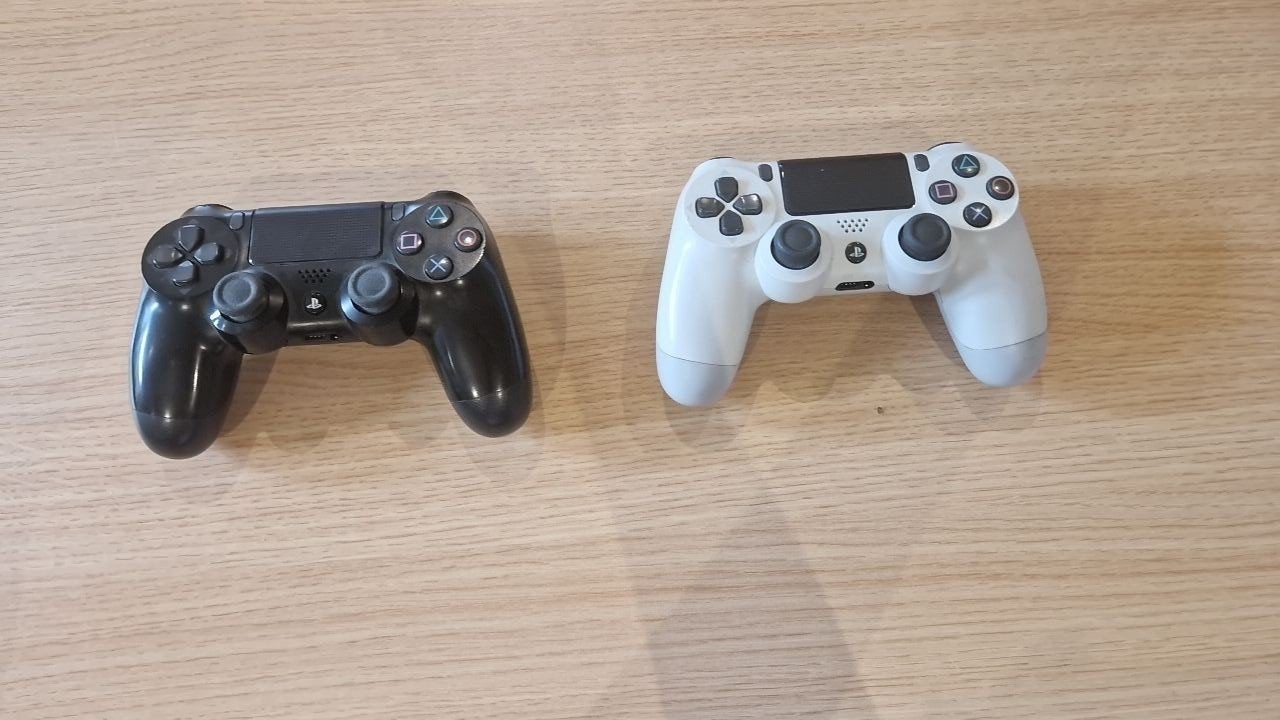 Sony DualShock 4-controllers voor de PS4, Ophalen
